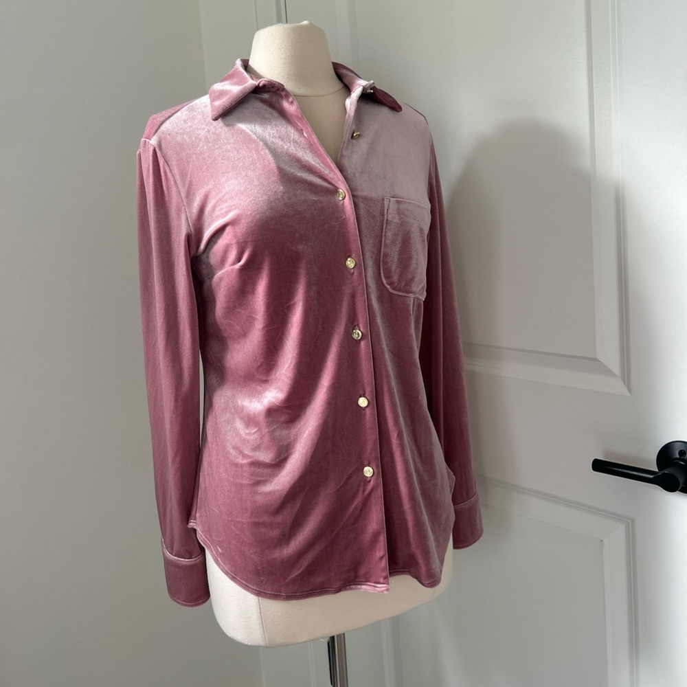 $198 JUDE CONNALLY sz M Taylor Stretch Velvet Button Down Top Blouse Pink Mauve